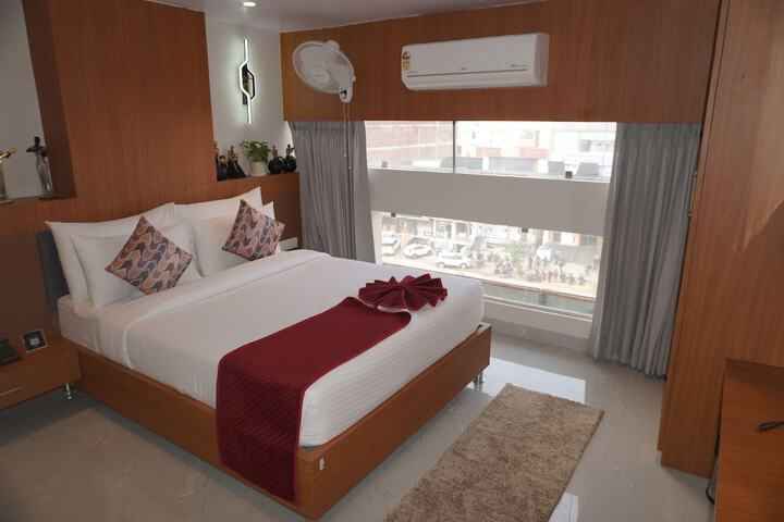 Room 32 of 68