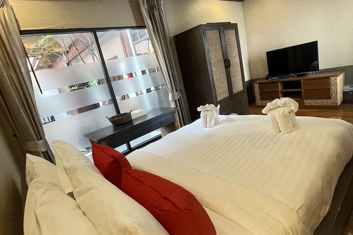 Room 16 of 102