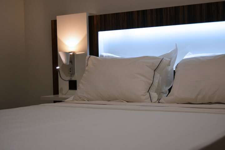 Room 17 of 31