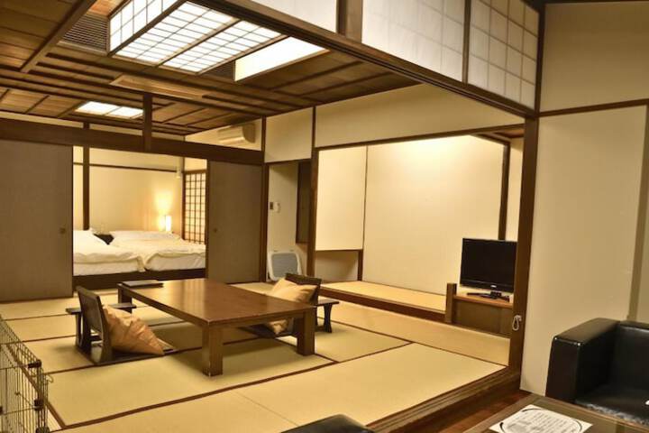 Room 7 of 30