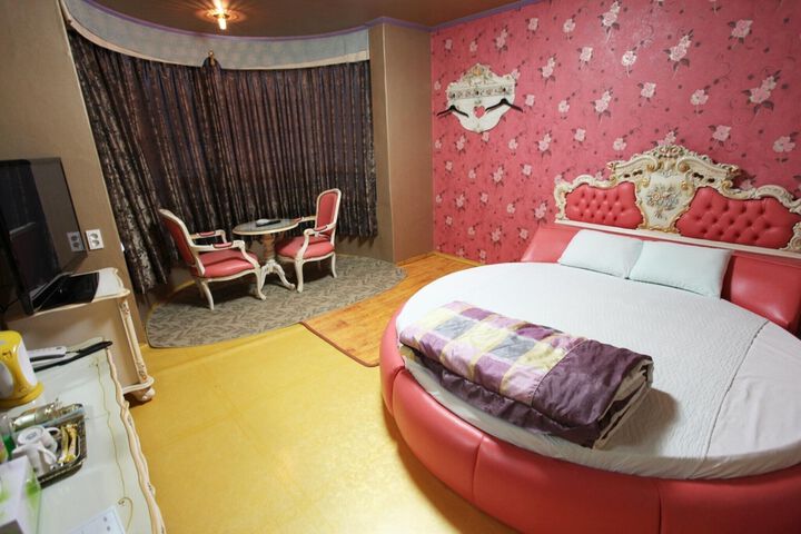 Room 58 of 79