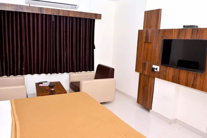 Room 8 of 24