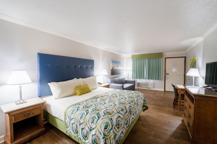 Room 10 of 47