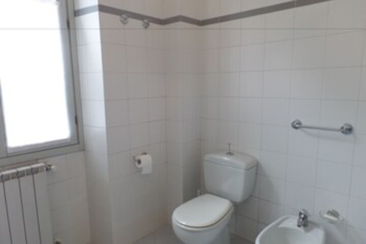 Room 3 of 33
