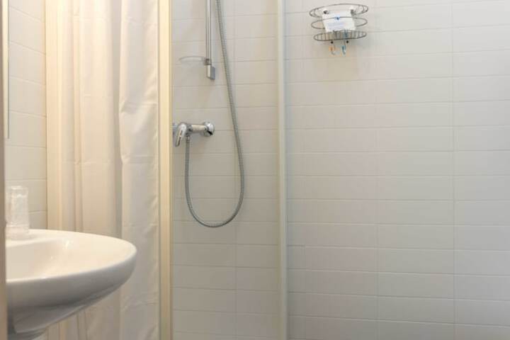 Room 115 of 151