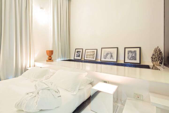 Room 27 of 94