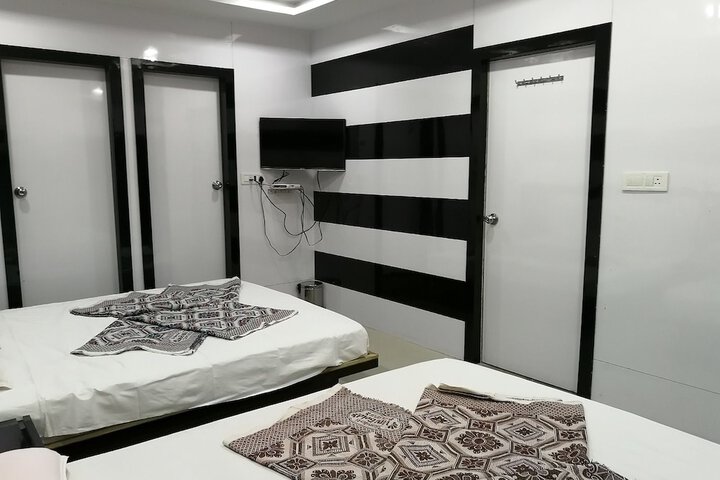Room 8 of 27