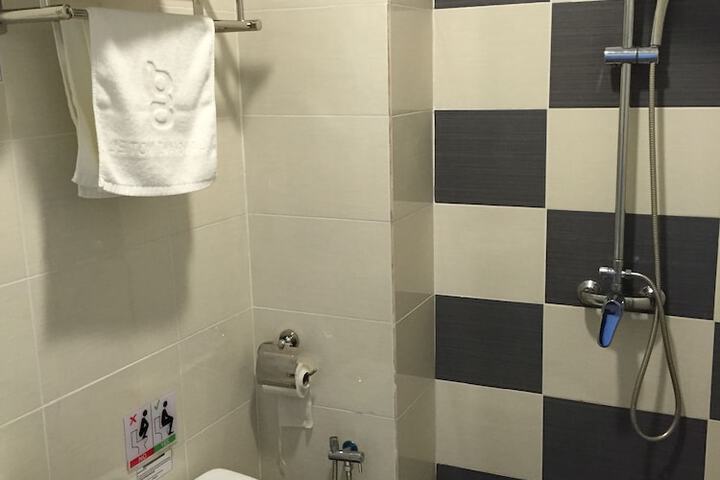 Room 16 of 31
