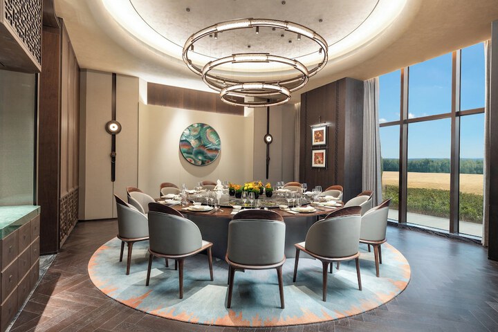 Dining 54 of 102