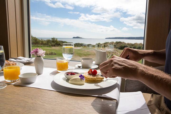 Breakfast/Coffee Service 61 of 104