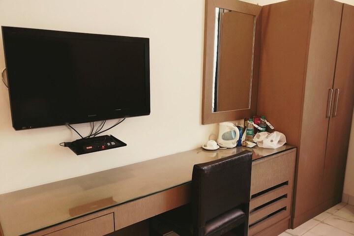 Room 15 of 98
