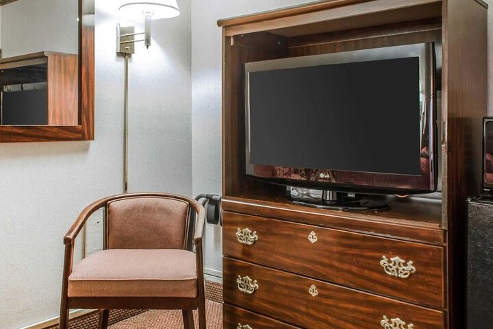 2 Double Beds (1 of 12)