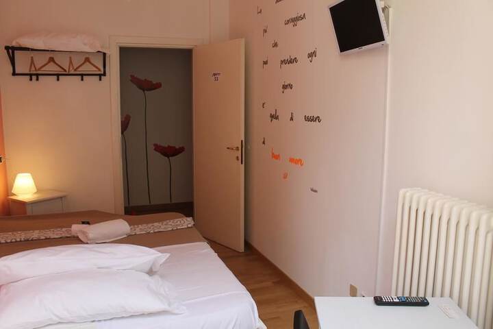 Room 14 of 22