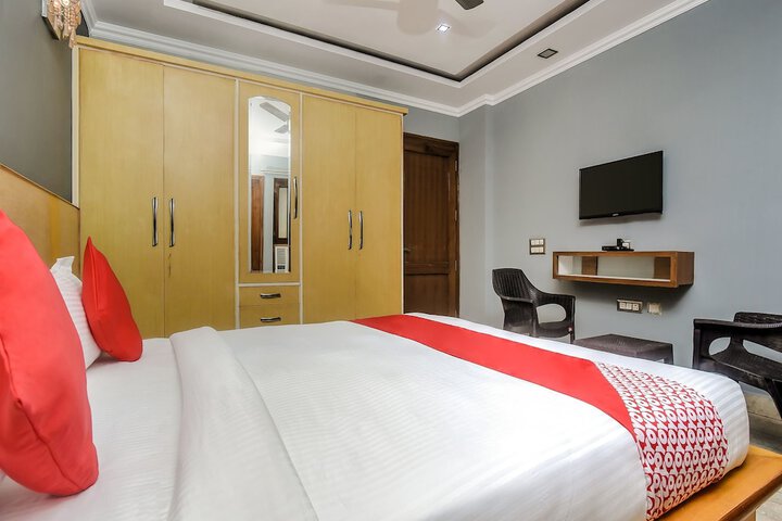 Room 18 of 32