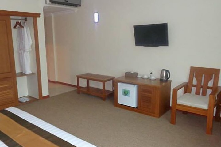 Room 14 of 28