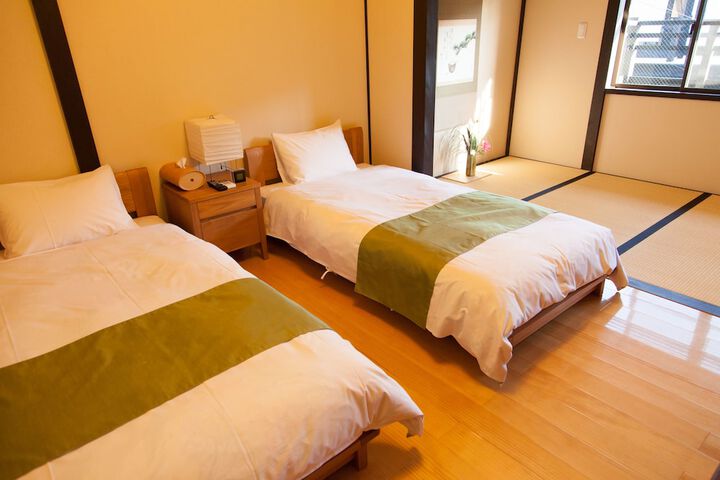 Room 8 of 15