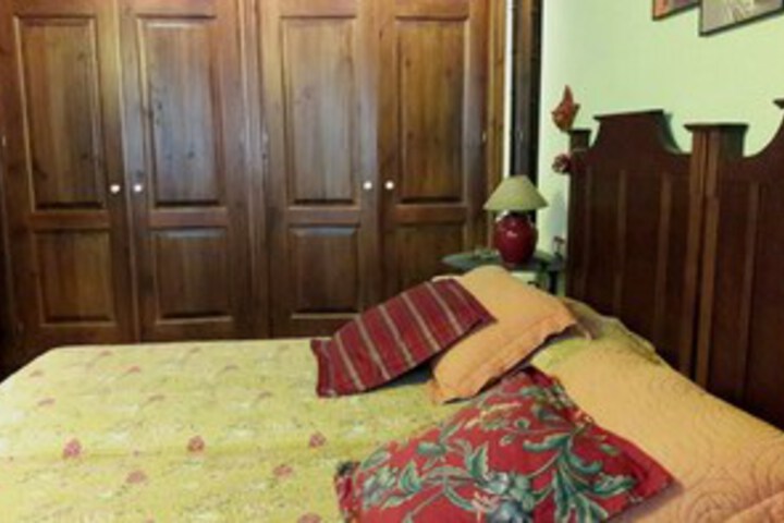 Room 6 of 9