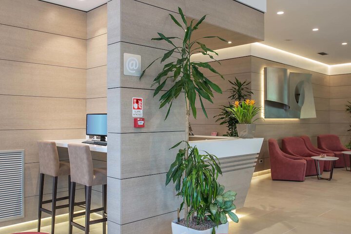 Business Center 152 of 173