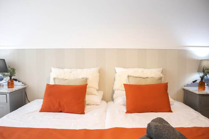 Room 64 of 177