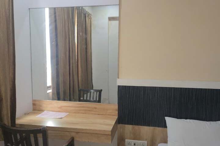 Room 2 of 17