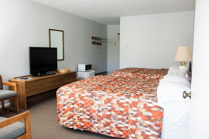 Room 9 of 38