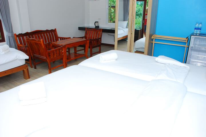 Room 3 of 49