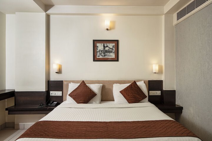 Room 5 of 26