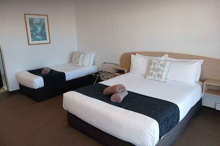 Room 6 of 120