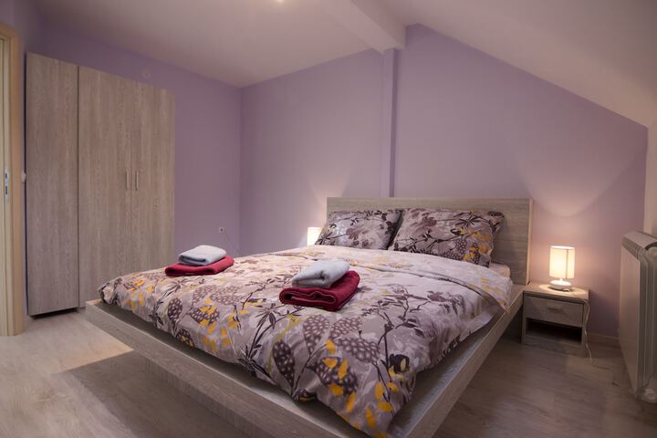 Room 3 of 55