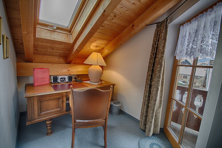 Room 40 of 72
