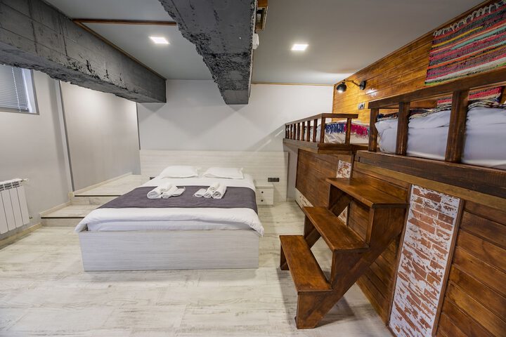 Room 11 of 22