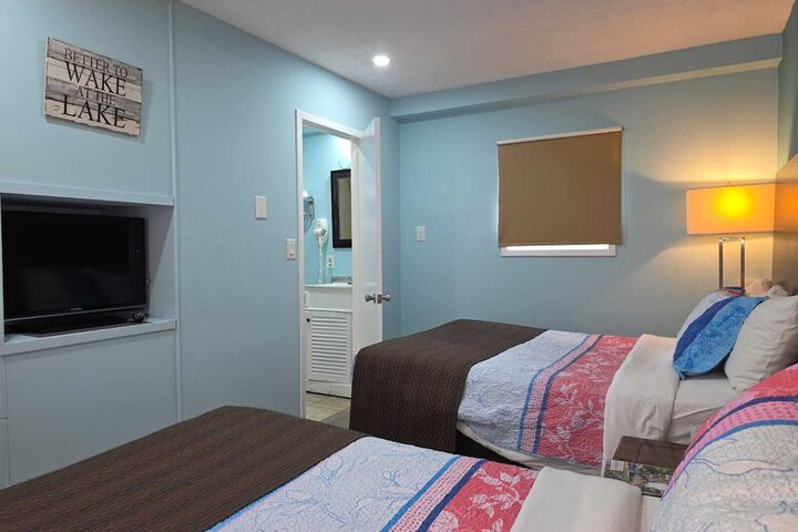 Room 13 of 32