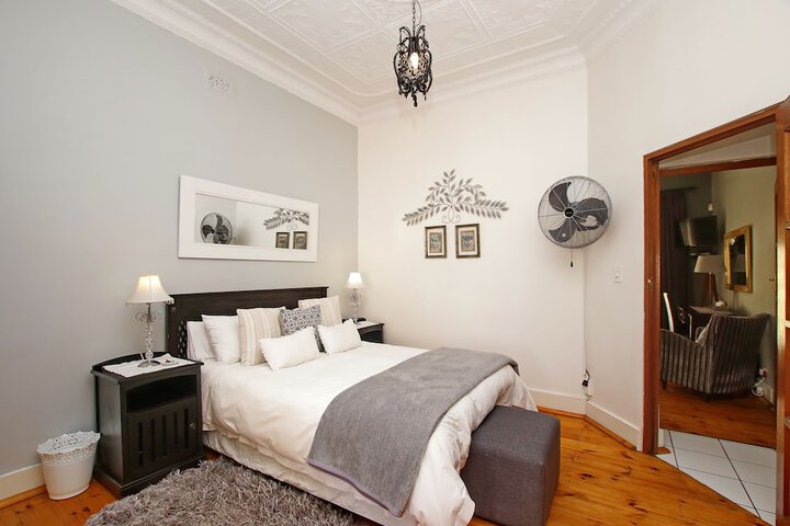 Room 25 of 68