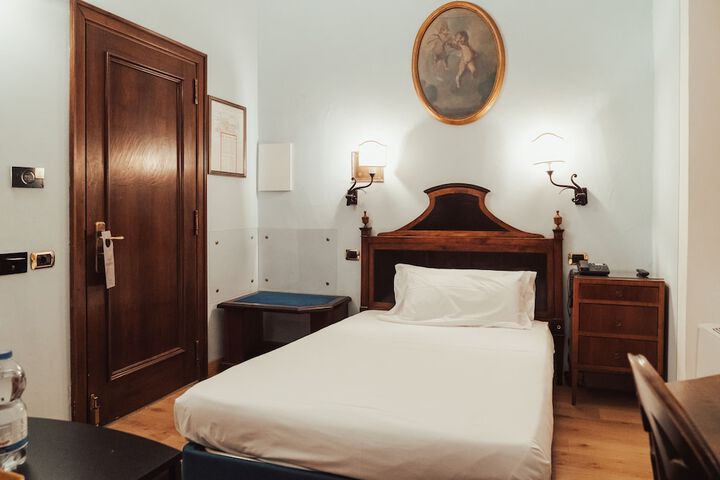Room 15 of 42