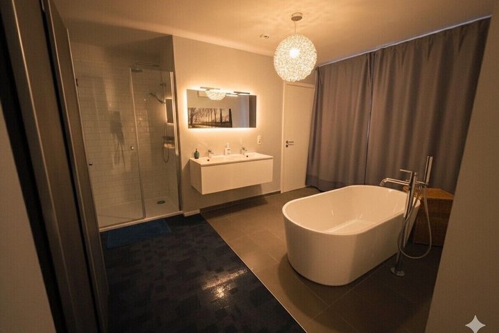 Room 9 of 19