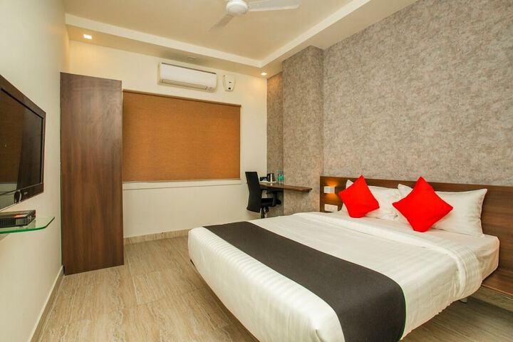 Room 4 of 27