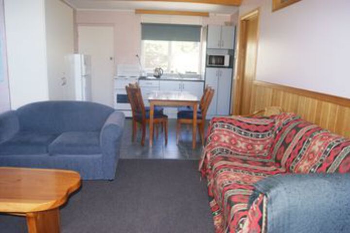 Room 52 of 191