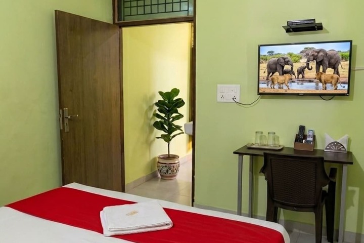 Room 6 of 26