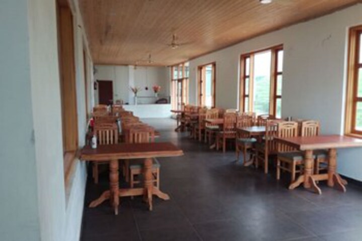 Dining 2 of 12