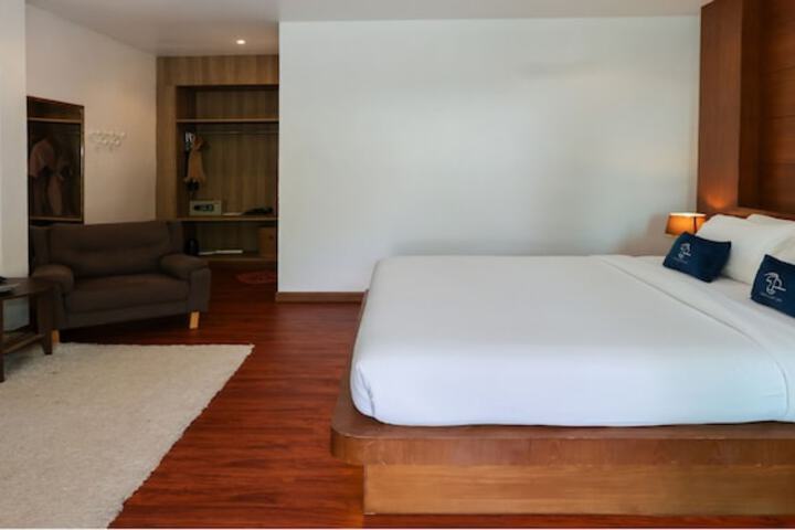 Room 36 of 114