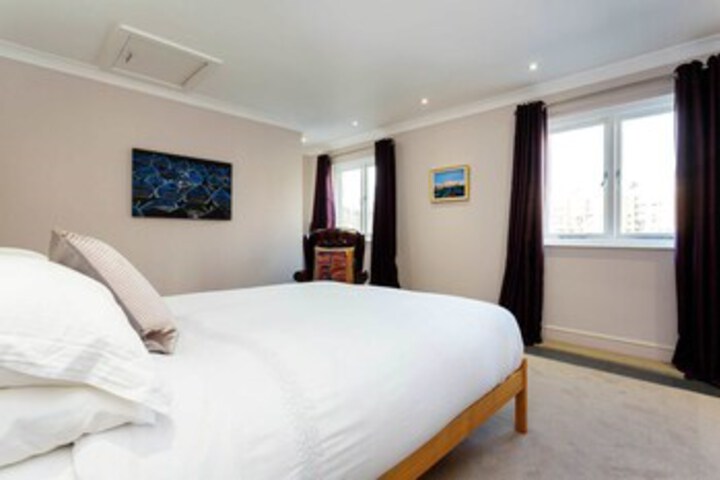 Room 15 of 18