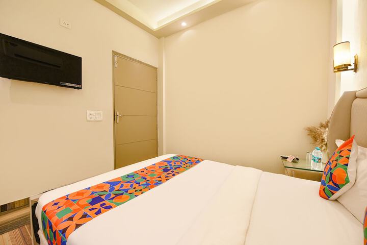 Room 21 of 27