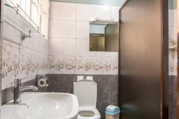 Room 16 of 24