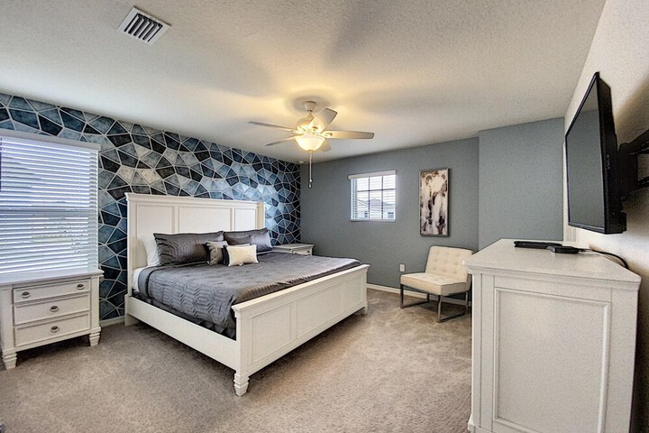 Room 3 of 18