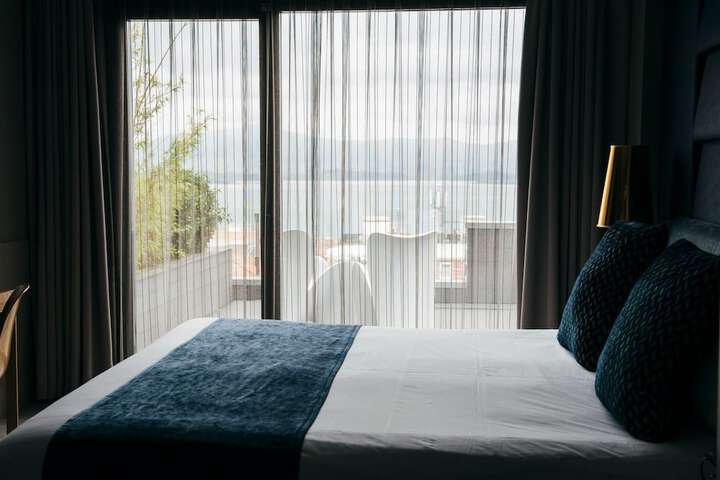 Room 16 of 79