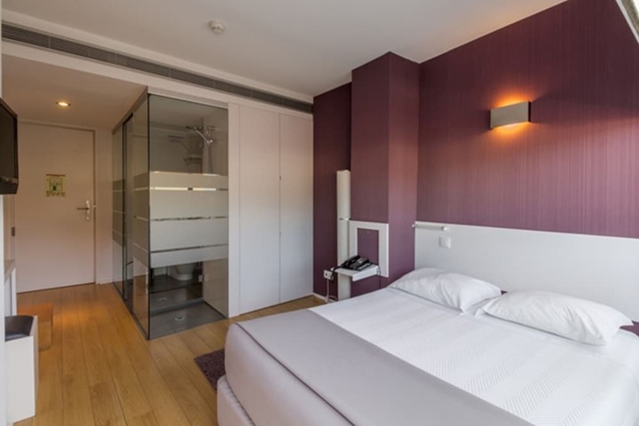 Room 19 of 38