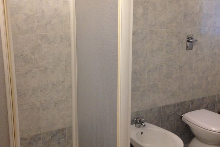 Room 10 of 15