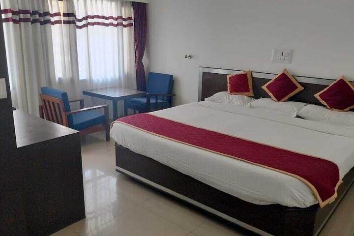 Room 18 of 28