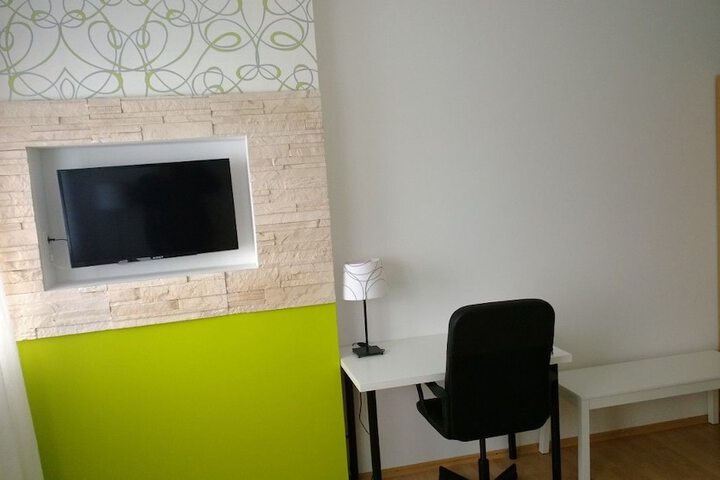 Room 16 of 26