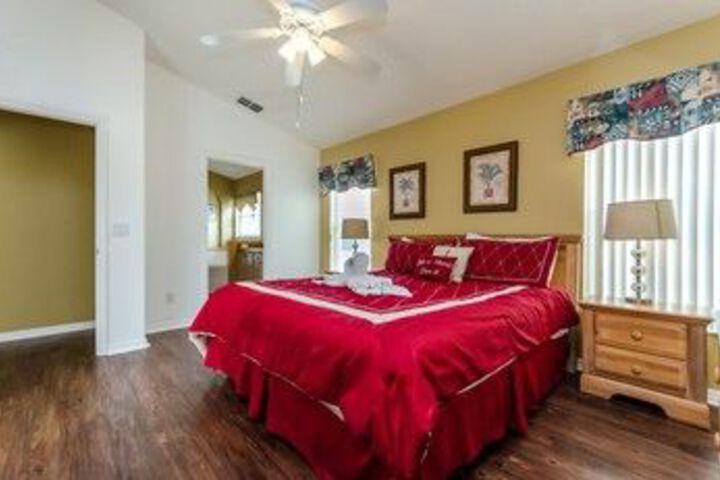Room 11 of 25